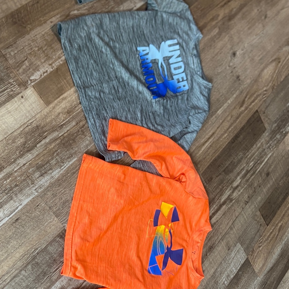 Under Armour Kids Long Sleeve Tees in Orange and Gray